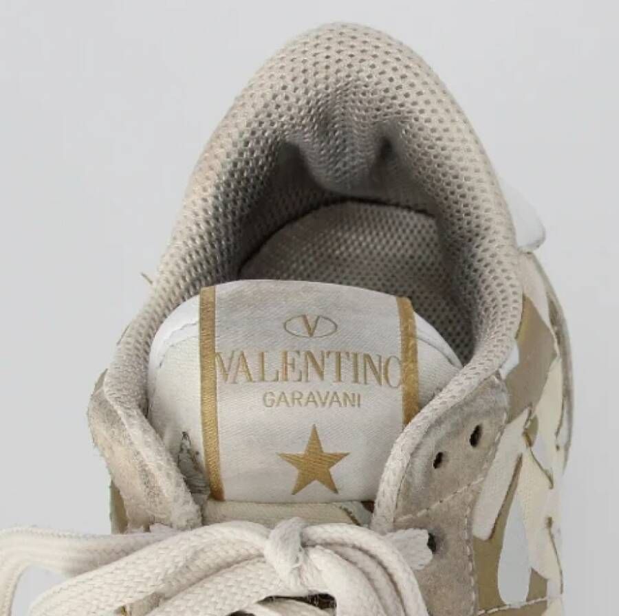 Valentino Vintage Pre-owned Leather sneakers Beige Dames