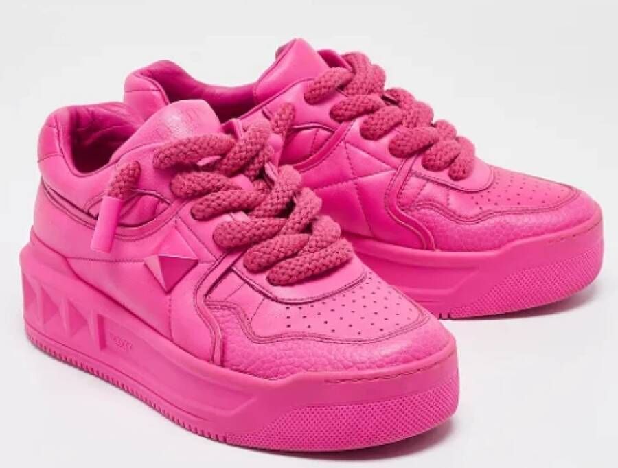 Valentino Vintage Pre owned Leather sneakers Pink Dames Schoenen
