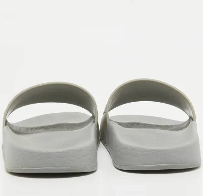 Valentino Vintage Pre-owned Rubber sandals Gray Dames