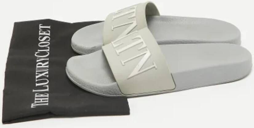 Valentino Vintage Pre-owned Rubber sandals Gray Dames