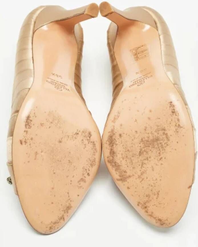 Valentino Vintage Pre-owned Satin heels Beige Dames