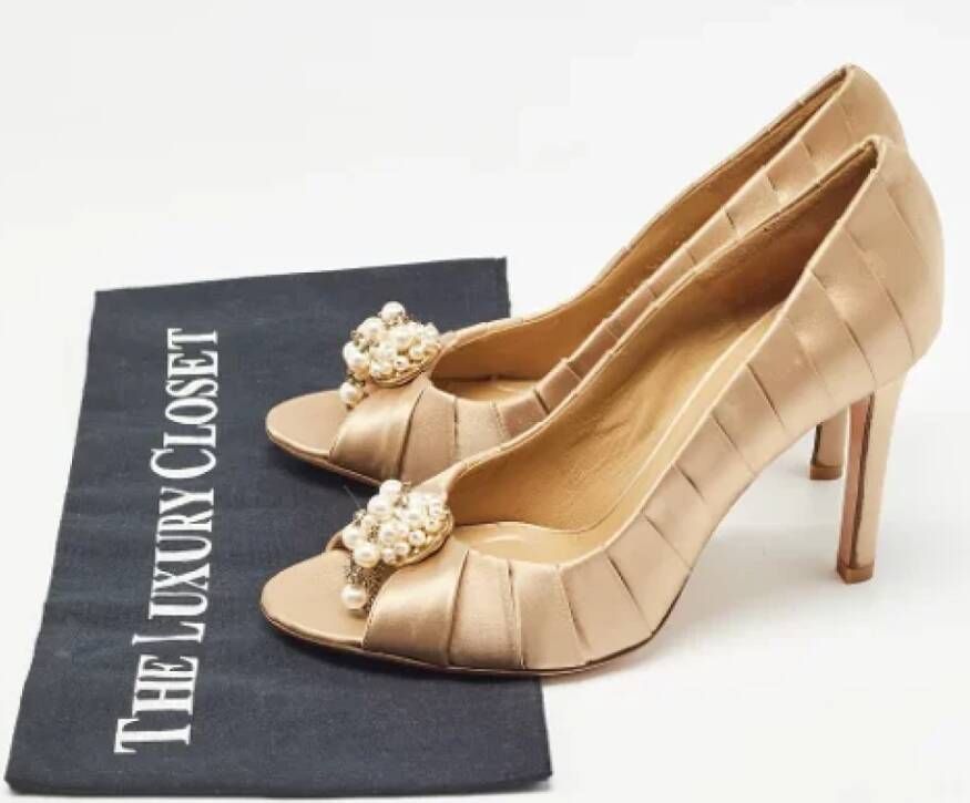 Valentino Vintage Pre-owned Satin heels Beige Dames