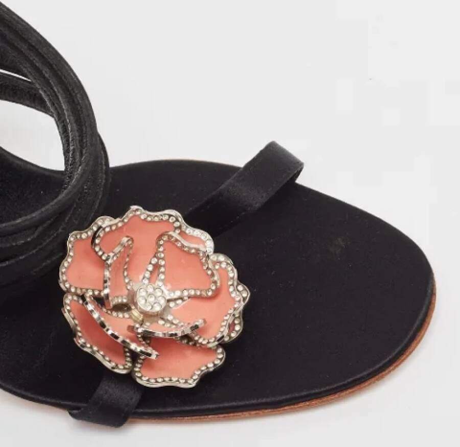 Valentino Vintage Pre-owned Satin sandals Black Dames