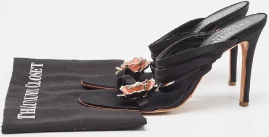 Valentino Vintage Pre-owned Satin sandals Black Dames
