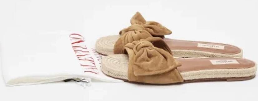 Valentino Vintage Pre-owned Suede flats Brown Dames