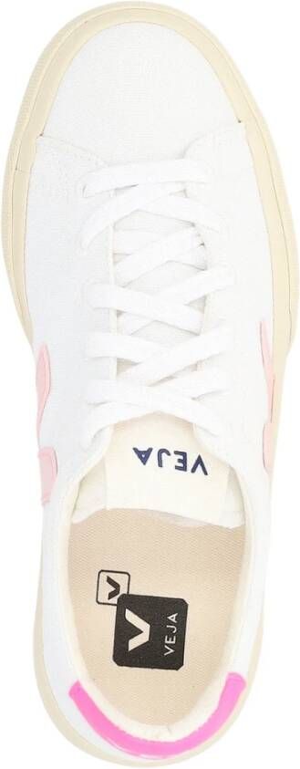 Veja Canvas Sneaker in wit en roze White Dames
