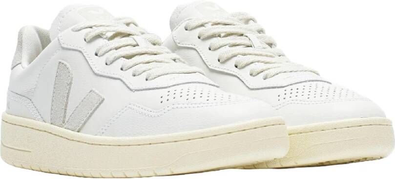 Veja Witte Leren Geperforeerde Sneakers White Dames