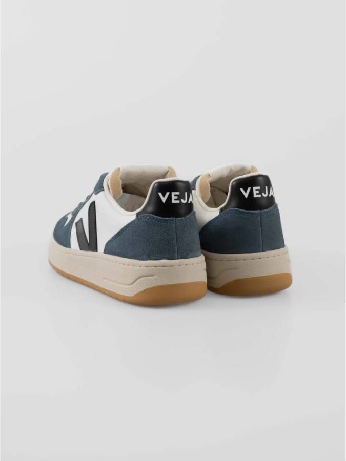 Veja Retro-geïnspireerde blauw en wit sneakers
