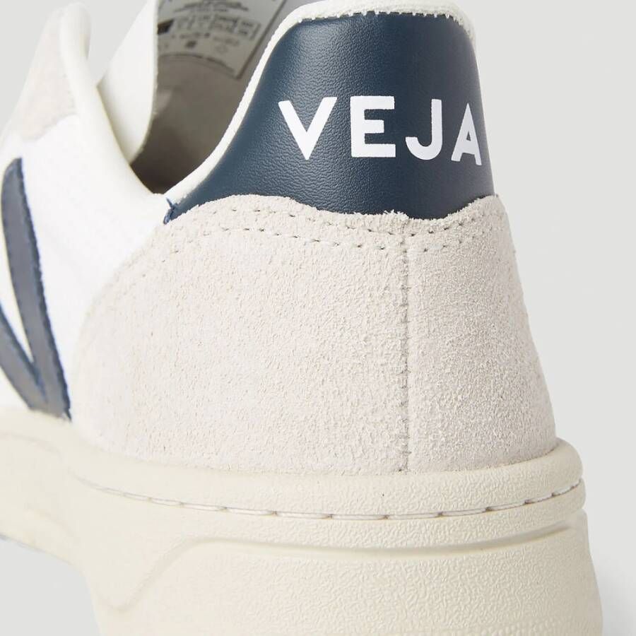 Veja Sneakers van Gerecycled Plastic Mesh Wit Heren