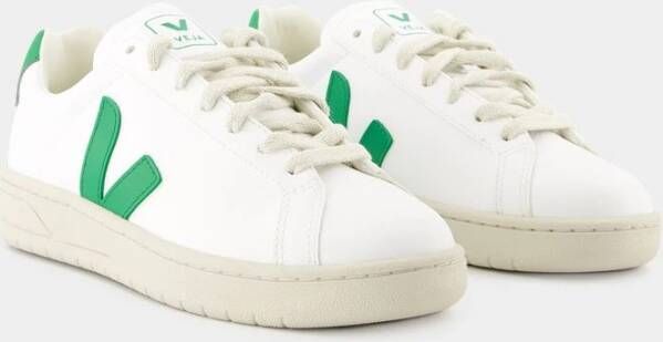 Veja Witte Smaragd Sneakers Stijlvol en Duurzaam Wit Dames