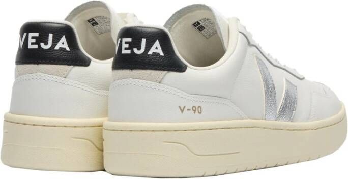 Veja Traced Leather Sneakers Ethisch en Stijlvol