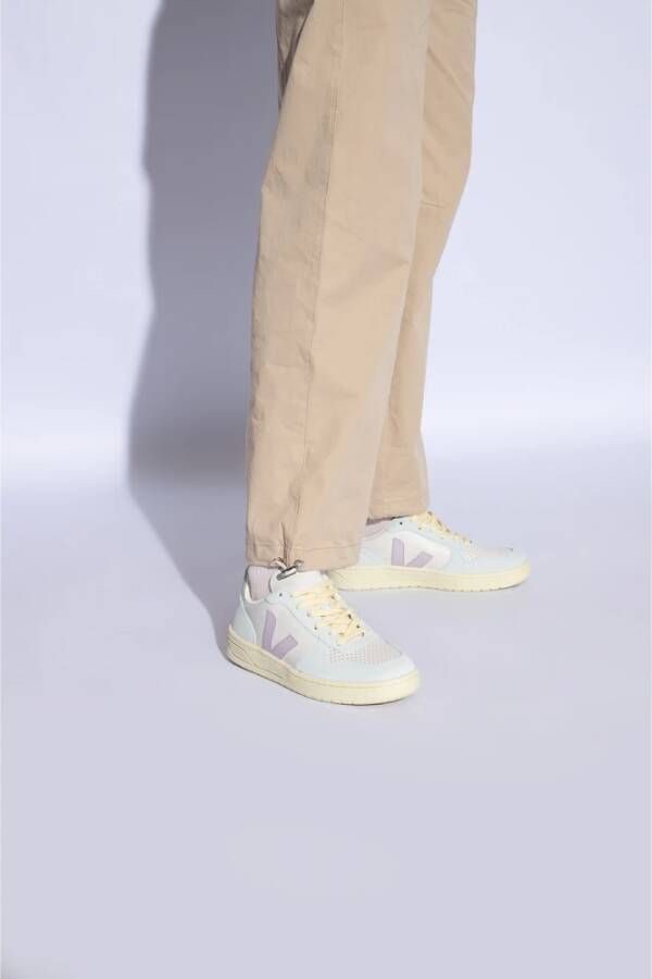 Veja V-10 Leren sneakers Yellow Dames