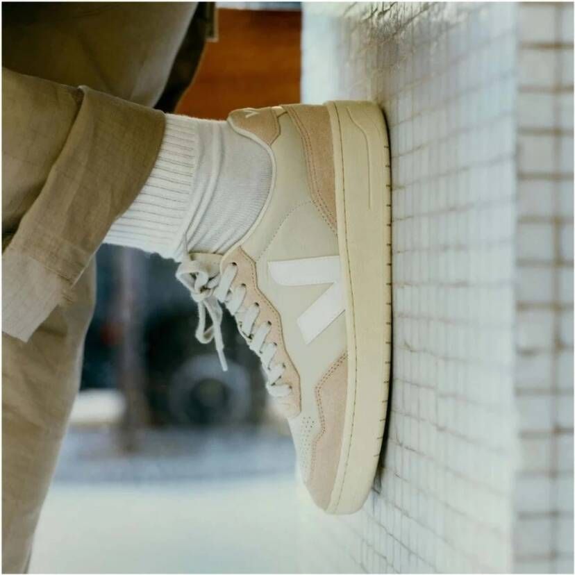 Veja V-90 Sneakers Beige Dames