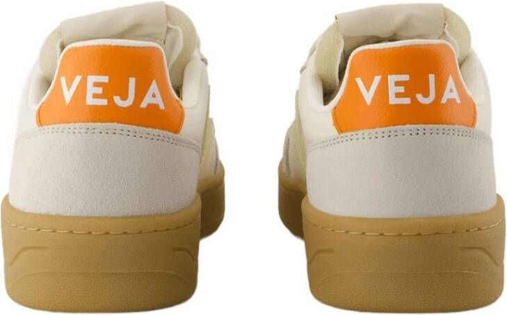 Veja Witte Leren Sneakers Ronde Neus