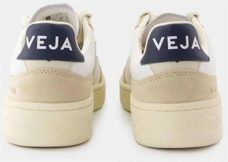 Veja Witte Pierre Leren Sneakers V-90 Beige Heren