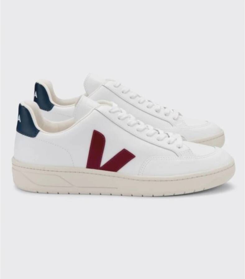 Veja Witte Sneakers met Bordeaux V-Detail White Heren