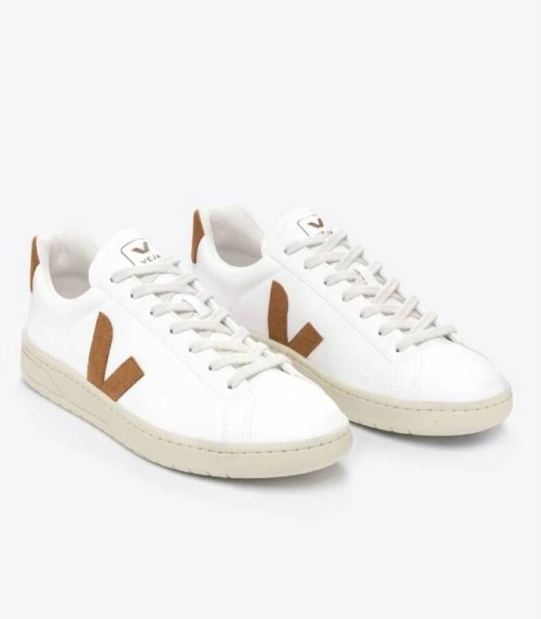 Veja Witte Sneakers met V-Detail White Heren
