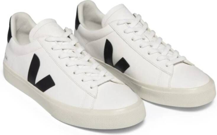 Veja Witte Sneakers met Zwarte Details White Heren