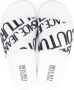 Versace Jeans Couture Slippers Fondo Shelly in wit - Thumbnail 11