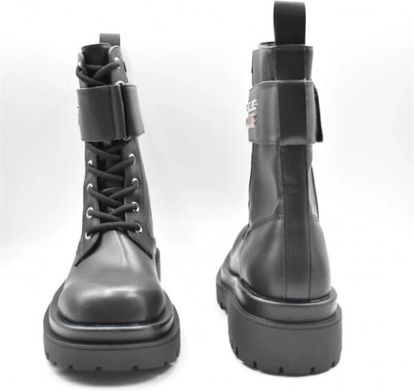 Versace Jeans Couture Zwarte platte schoenen