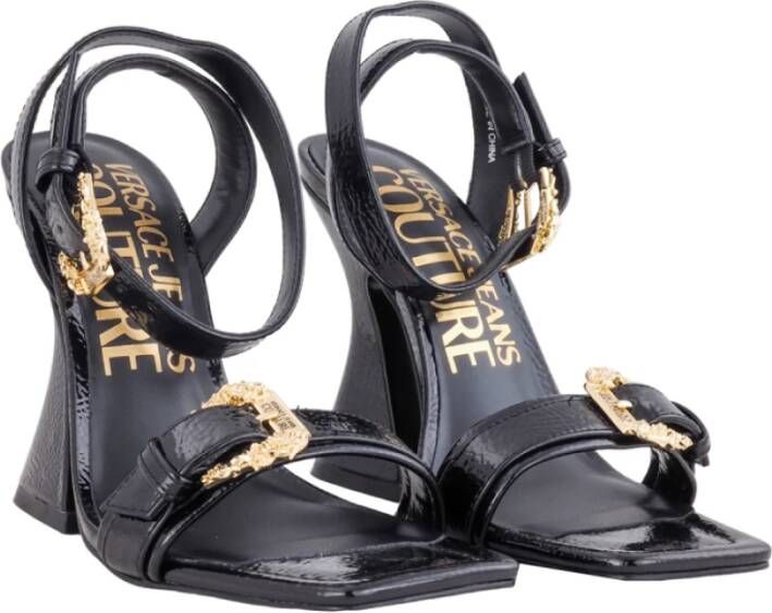Versace Jeans Couture Zwarte sandalen met vierkante neus en gouden gespen Black Dames