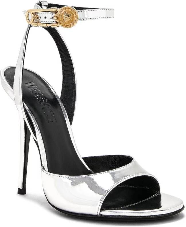 Versace Lakleren Sandalen met Gouden Medusa Plaque Gray Dames