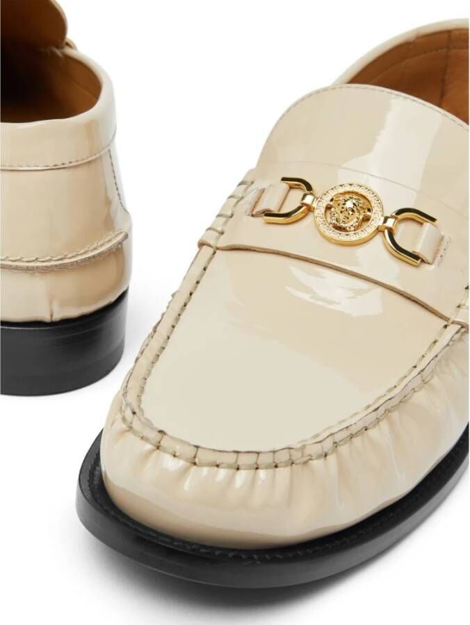 Versace Patent Finish Instap Schoenen Beige Heren