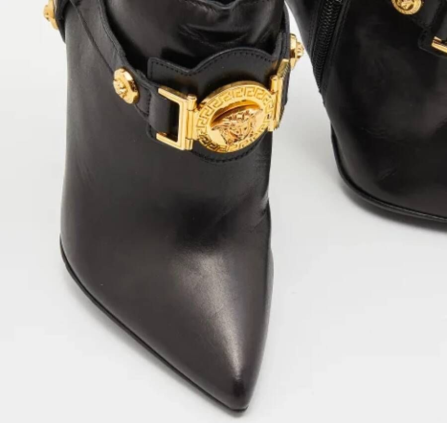 Versace Pre-owned Leather boots Black Dames