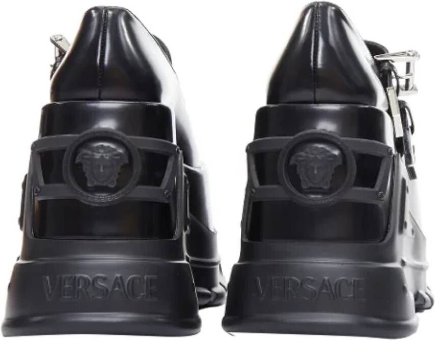 Versace Pre-owned Leather flats Black Dames