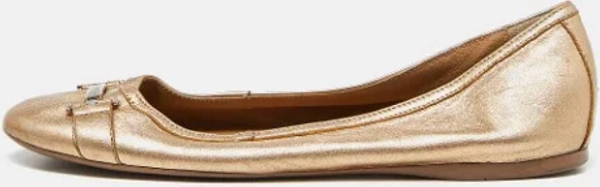 Versace Pre-owned Leather flats Yellow Dames