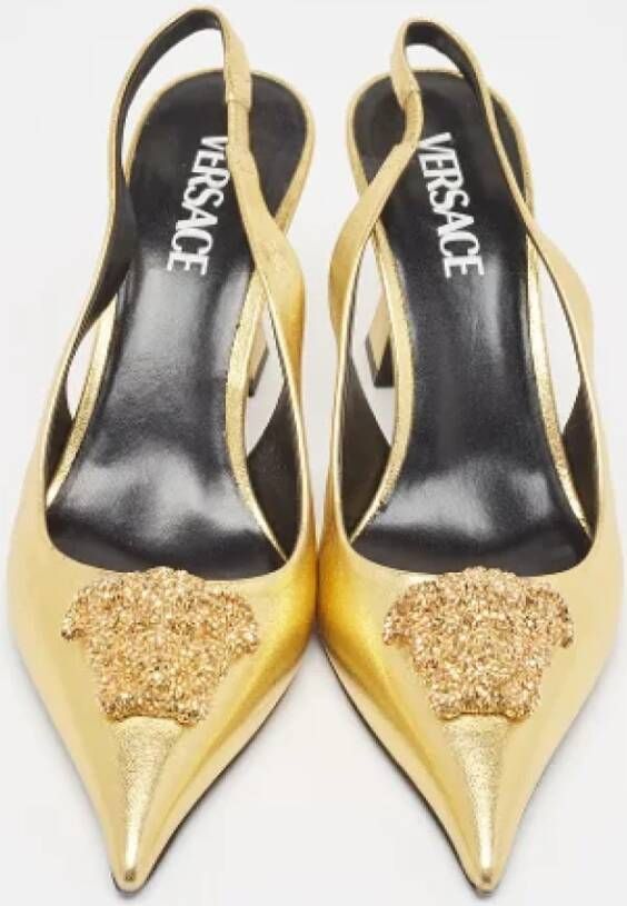 Versace Pre-owned Leather heels Yellow Dames