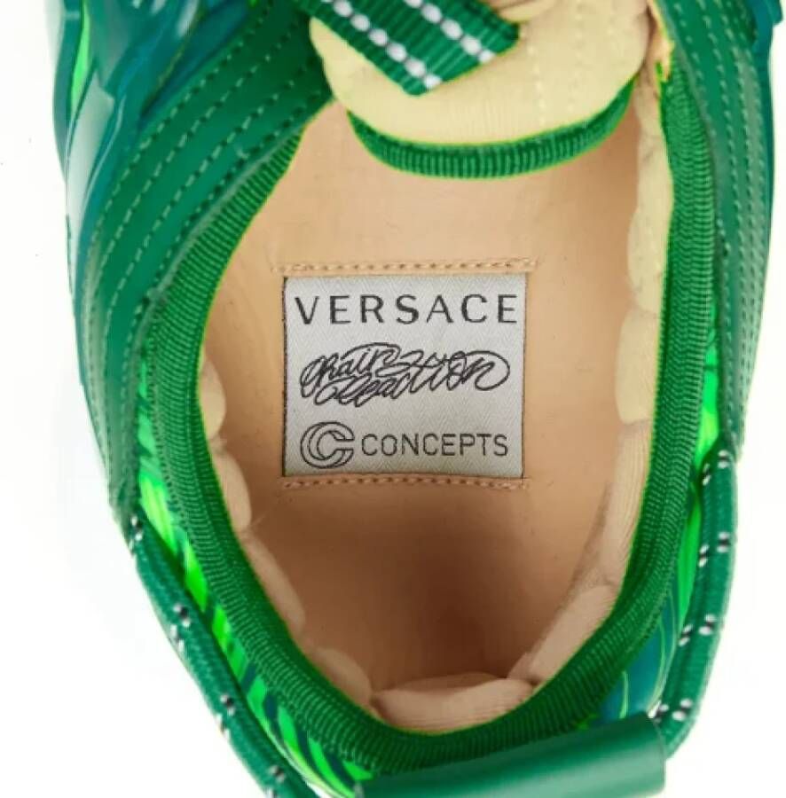 Versace Pre-owned Leather sneakers Green Dames