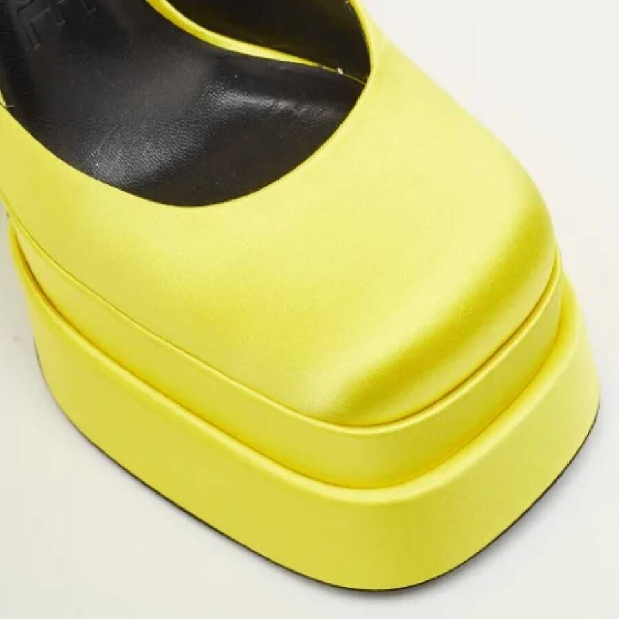 Versace Pre-owned Satin heels Yellow Dames