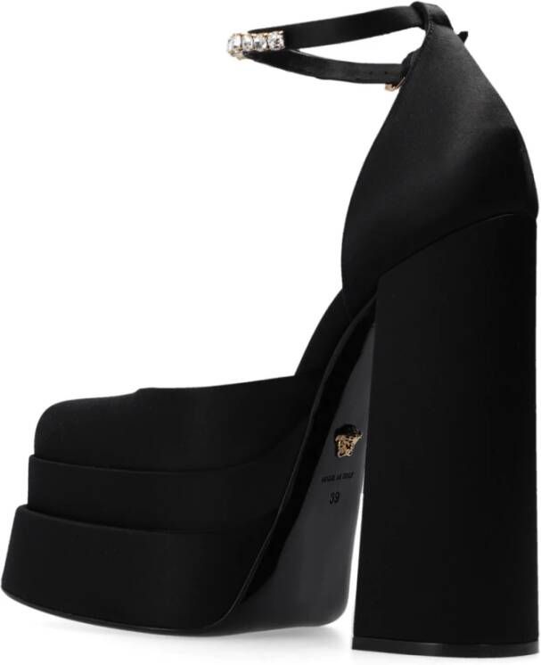 Versace Pumps met logo Zwart Dames