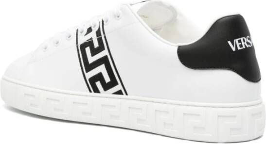 Versace Witte Sneakers met Handtekening Greca Borduursel White Heren