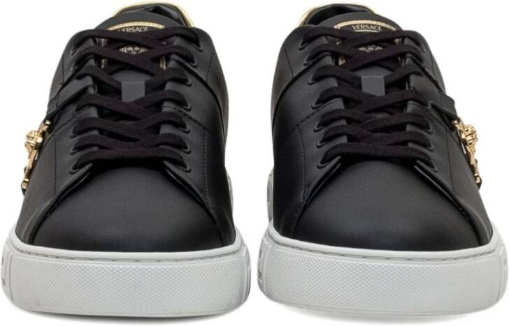 Versace Zwarte en Gouden Sneakers Aw25