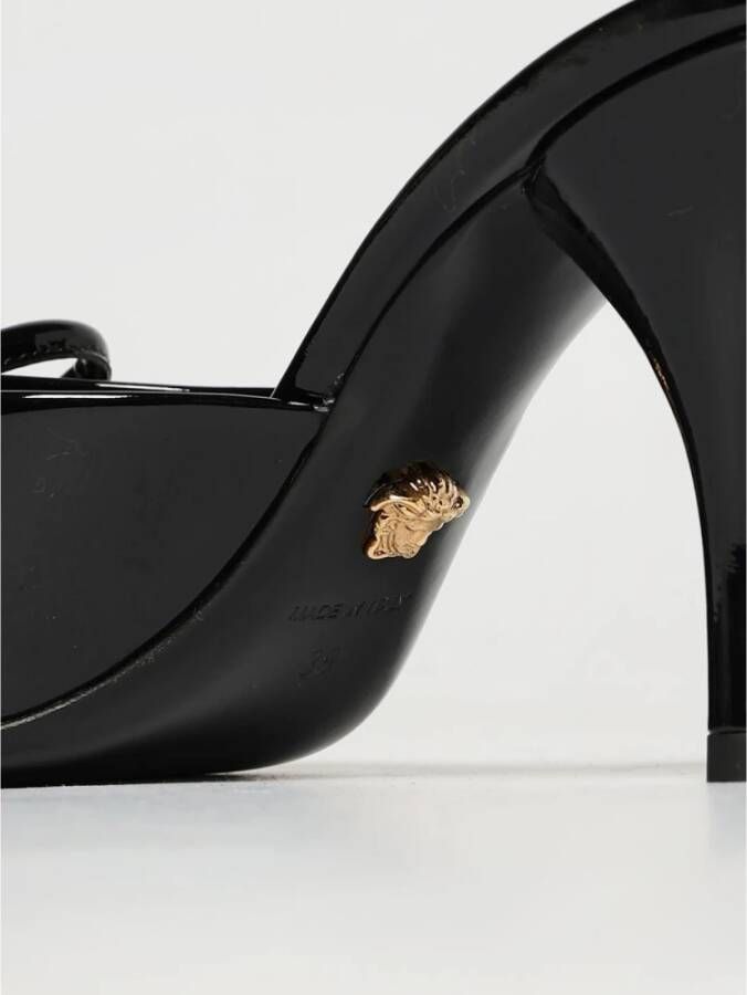 Versace Sandalen met Vierkante Neus en Hak