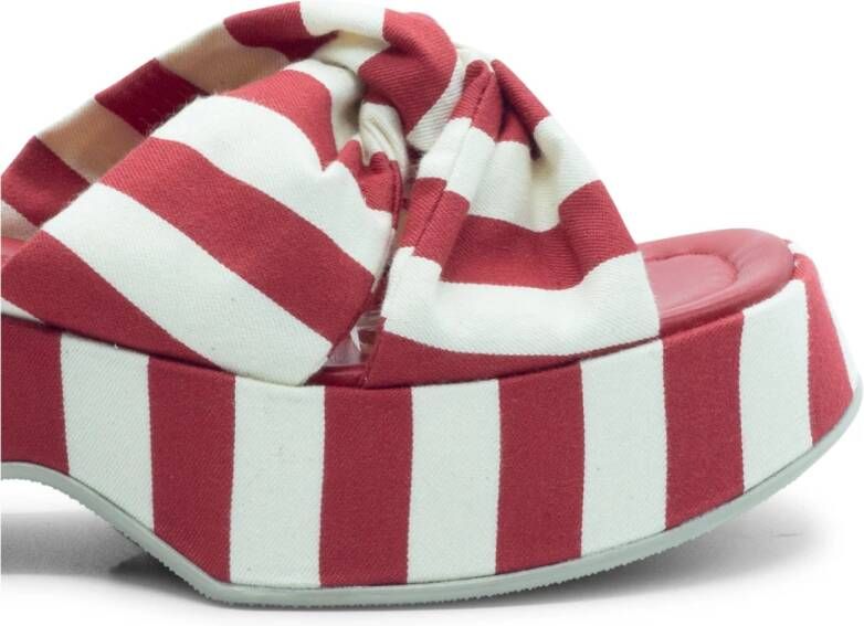 Vic Matié Rood witte Mini-Marine-Yoko sandaal