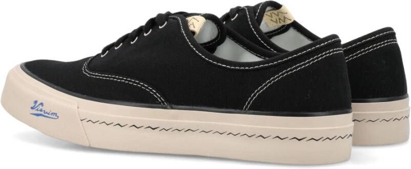 visvim Zwarte Sneakers Amandel Teen Vetersluiting