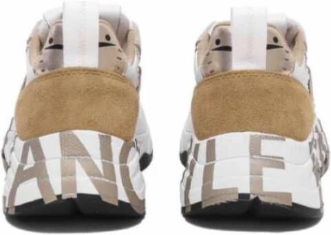 Voile Blanche Bruine en Witte Sneakers