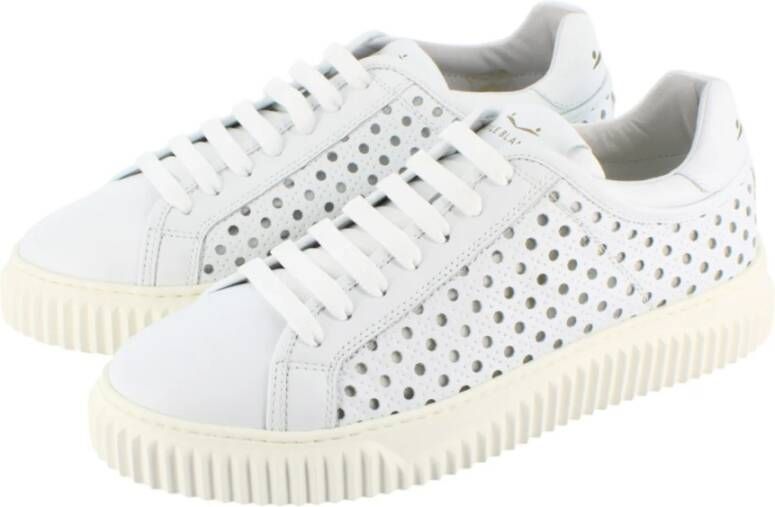 Voile Blanche Witte Geperforeerde Sneakers
