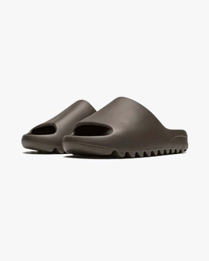 Yeezy Comfortabele Slippers in Donkere Chocolade