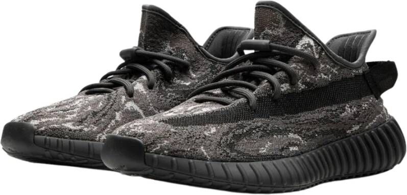 Yeezy Donker Zout Sneakers