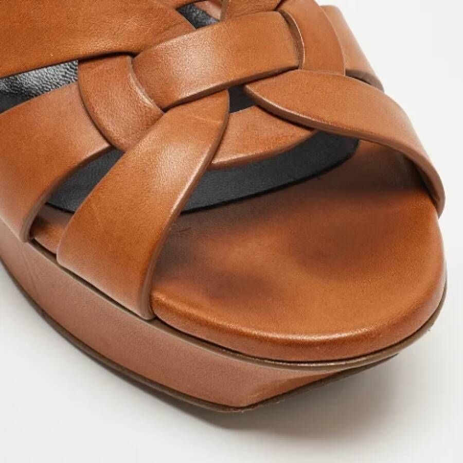Yves Saint Laurent Vintage Pre-owned Leather sandals Brown Dames