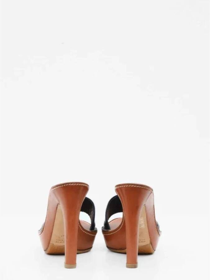 Yves Saint Laurent Vintage Pre-owned Leather sandals Brown Dames