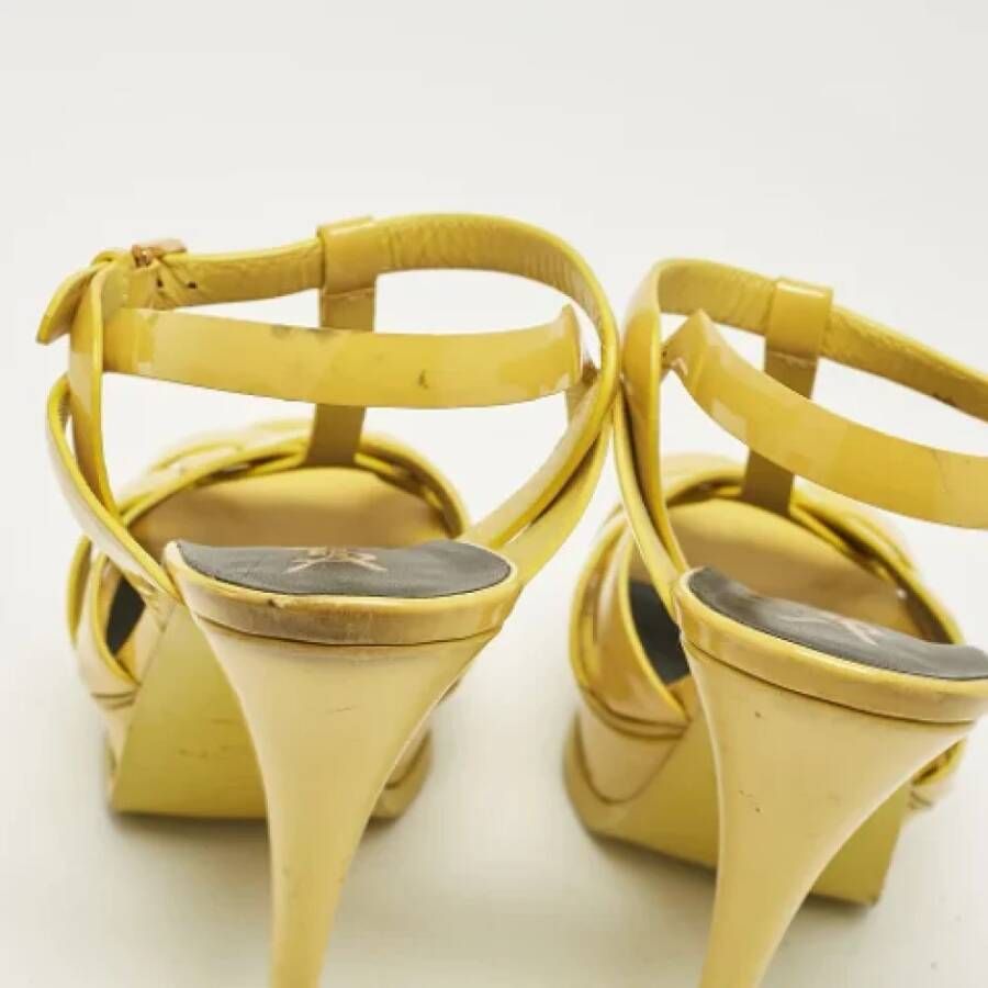 Yves Saint Laurent Vintage Pre-owned Leather sandals Yellow Dames