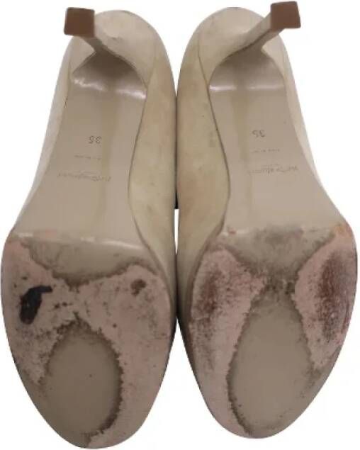 Yves Saint Laurent Vintage Pre-owned Suede heels Beige Dames