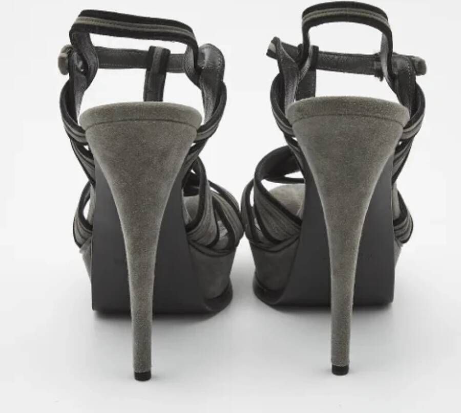 Yves Saint Laurent Vintage Pre-owned Suede sandals Gray Dames