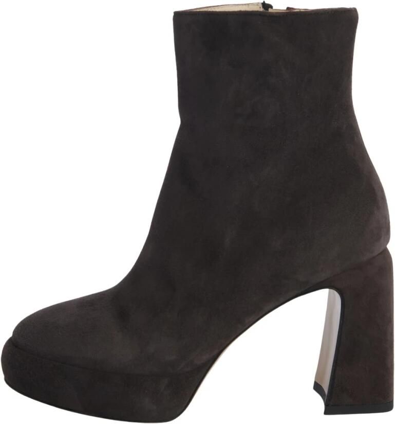 Fabiana Filippi With Heel
