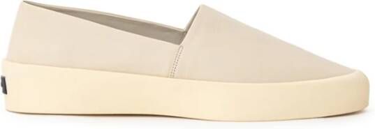 Fear Of God Beige leren slip-on loafer met hoge rubberen zool
